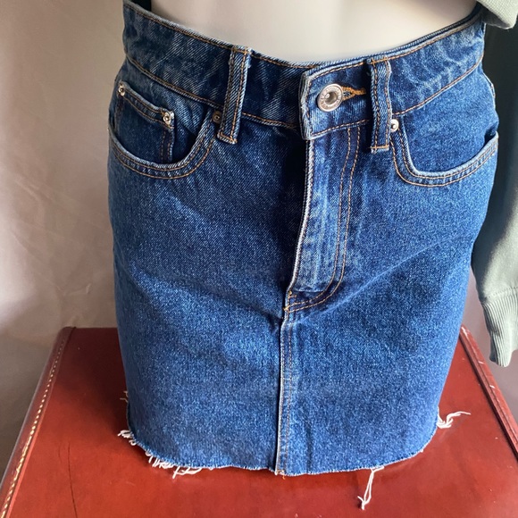 Zara blue Jeans skirt - Picture 4 of 11